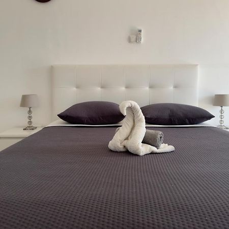 3 Bedroom Apt, Free Wifi & Ac, Cidadela - Lcgr Πράγια Εξωτερικό φωτογραφία