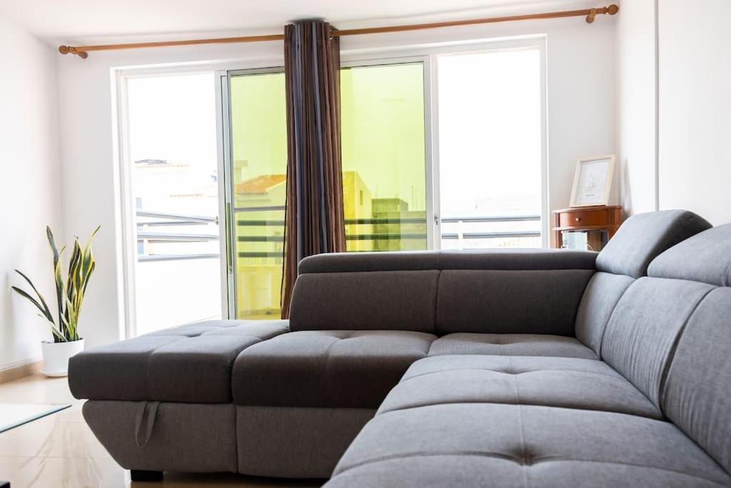 3 Bedroom Apt, Free Wifi & Ac, Cidadela - Lcgr Πράγια Εξωτερικό φωτογραφία