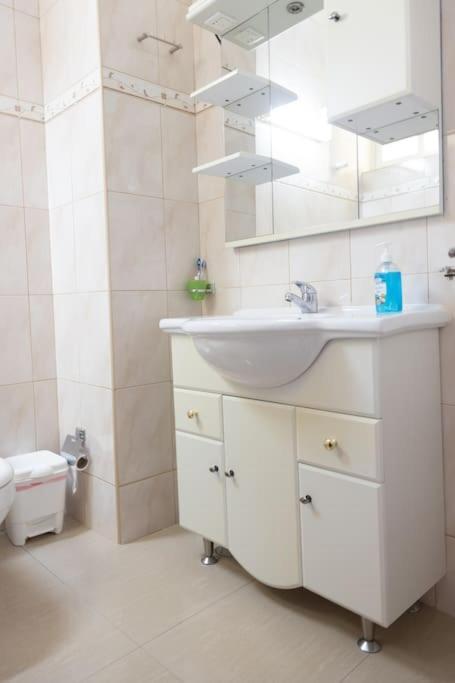 3 Bedroom Apt, Free Wifi & Ac, Cidadela - Lcgr Πράγια Εξωτερικό φωτογραφία