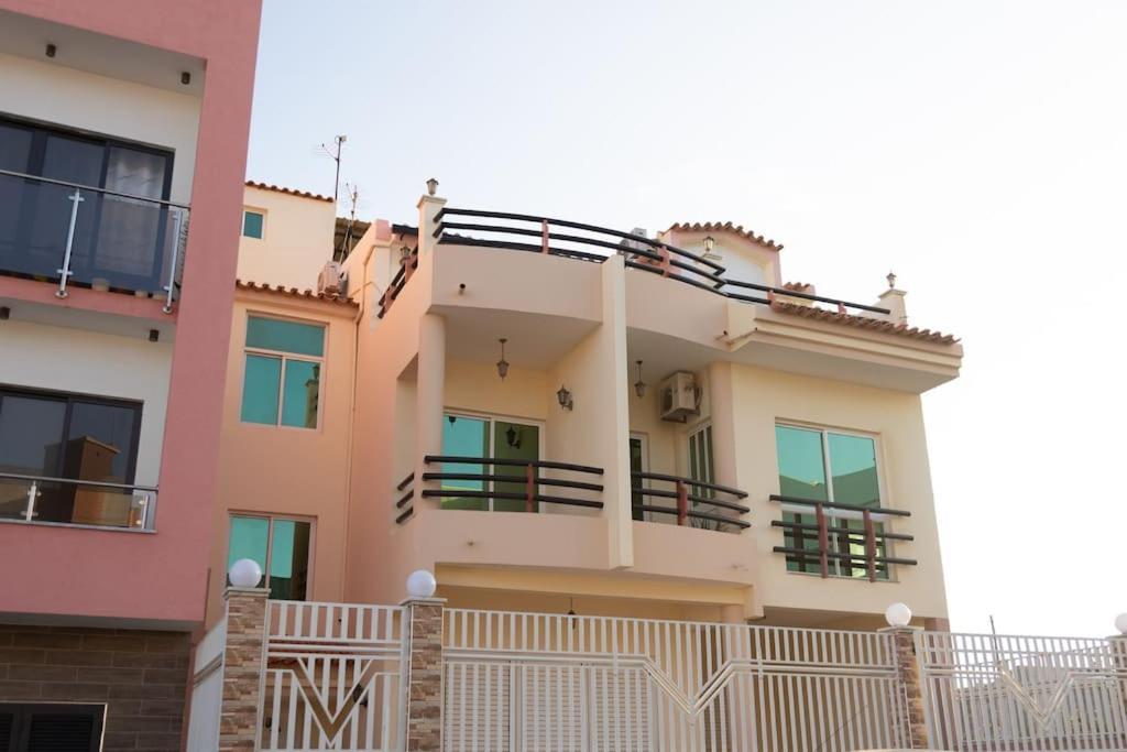 3 Bedroom Apt, Free Wifi & Ac, Cidadela - Lcgr Πράγια Εξωτερικό φωτογραφία