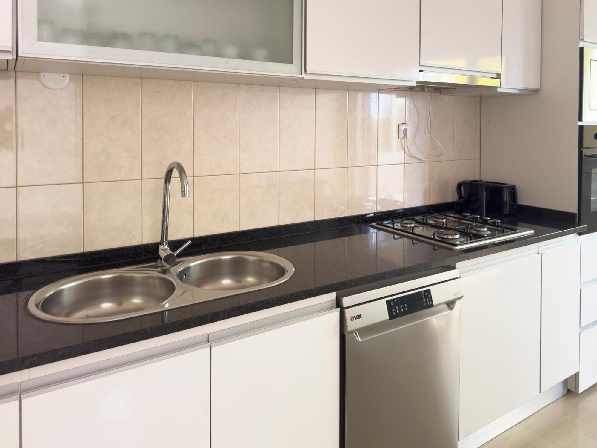 3 Bedroom Apt, Free Wifi & Ac, Cidadela - Lcgr Πράγια Εξωτερικό φωτογραφία