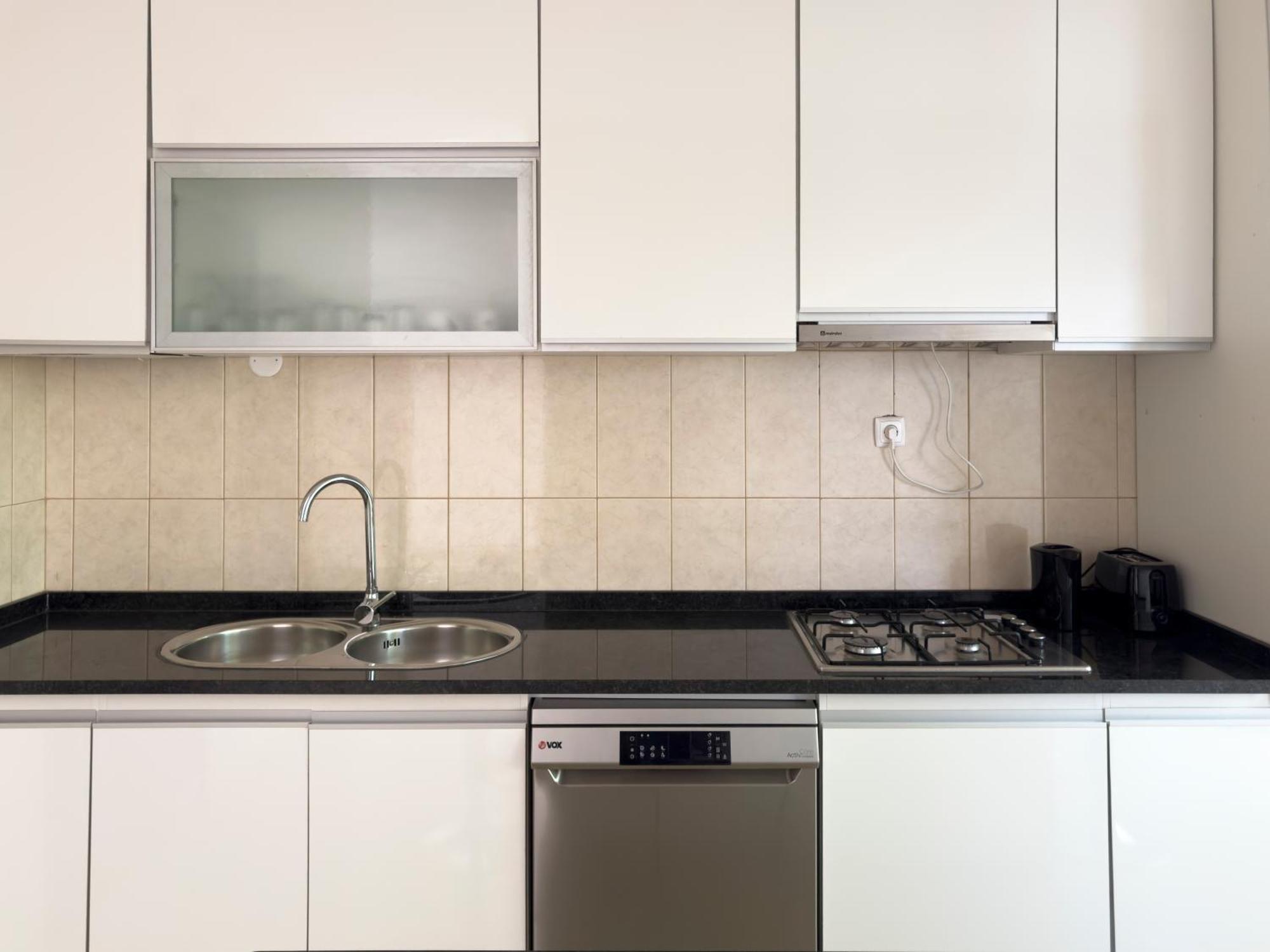 3 Bedroom Apt, Free Wifi & Ac, Cidadela - Lcgr Πράγια Εξωτερικό φωτογραφία
