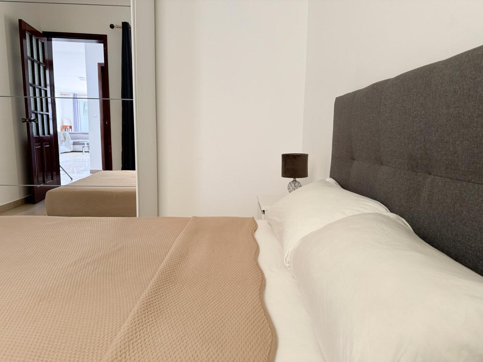 3 Bedroom Apt, Free Wifi & Ac, Cidadela - Lcgr Πράγια Εξωτερικό φωτογραφία