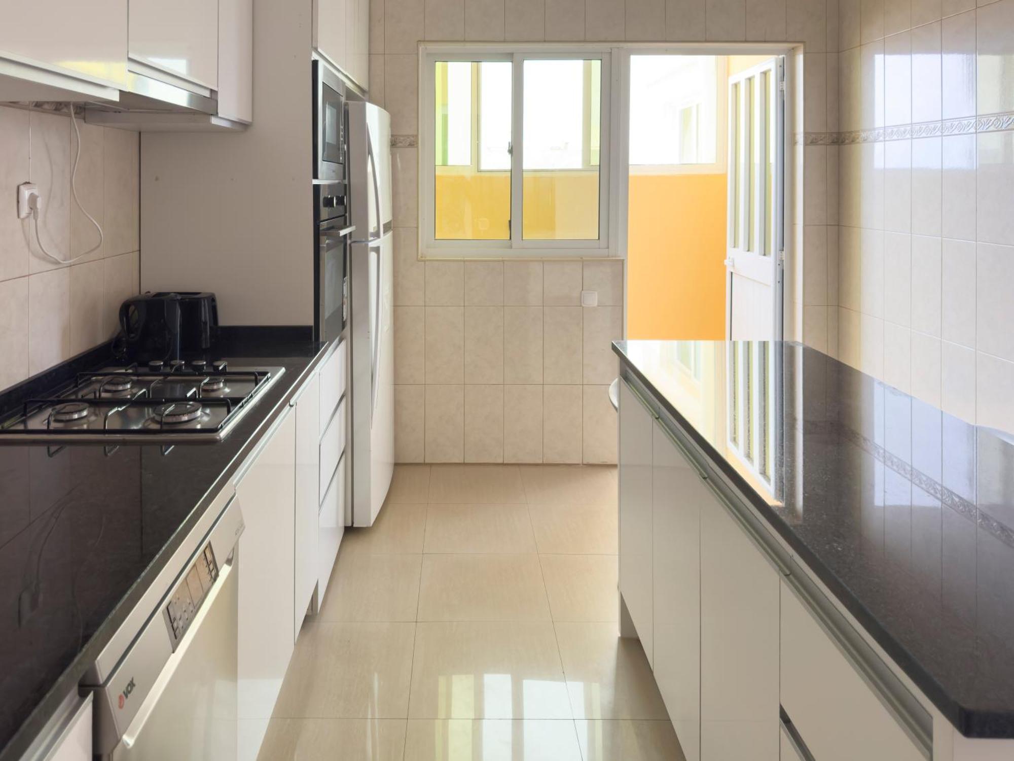 3 Bedroom Apt, Free Wifi & Ac, Cidadela - Lcgr Πράγια Εξωτερικό φωτογραφία