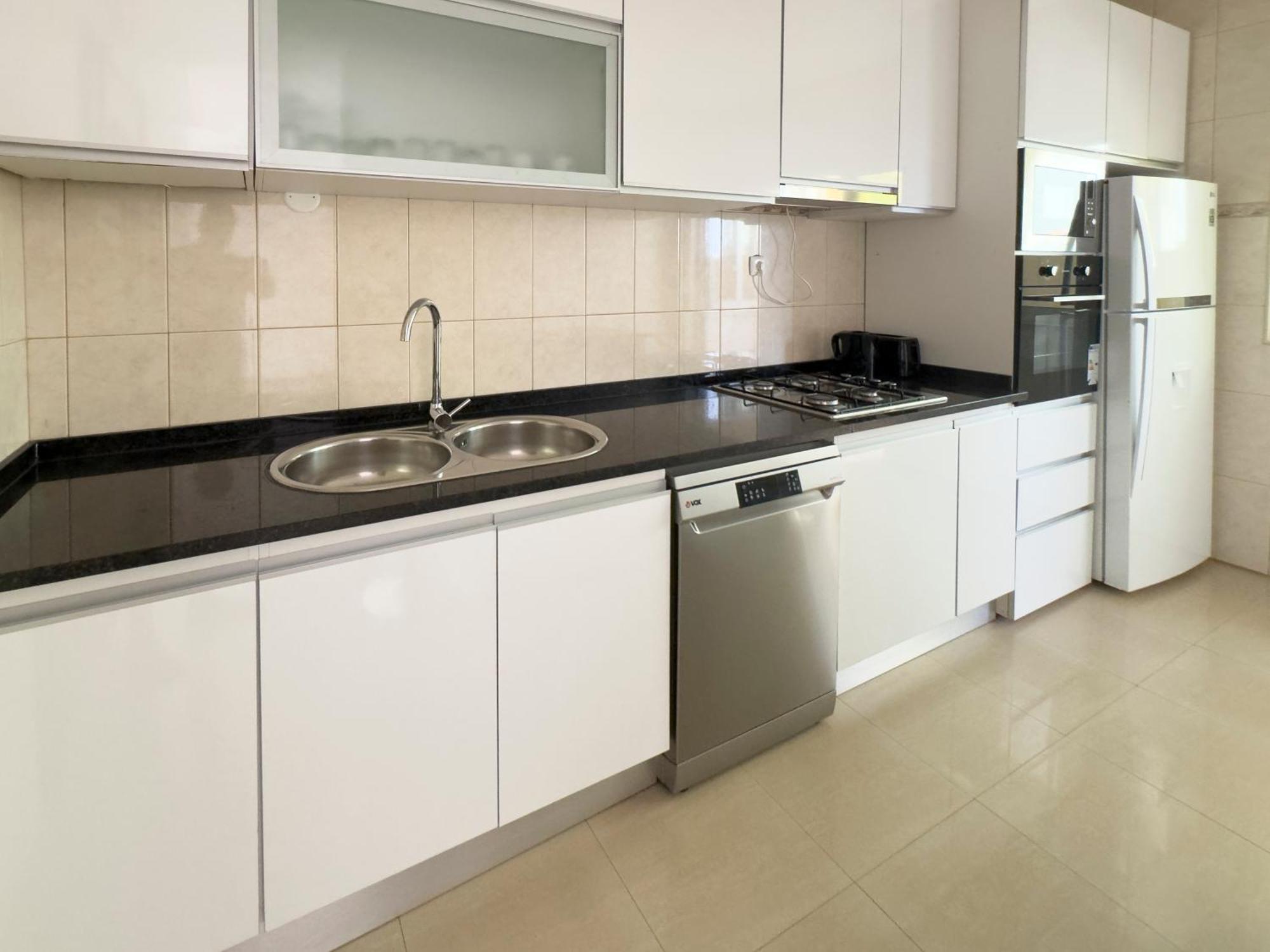 3 Bedroom Apt, Free Wifi & Ac, Cidadela - Lcgr Πράγια Εξωτερικό φωτογραφία